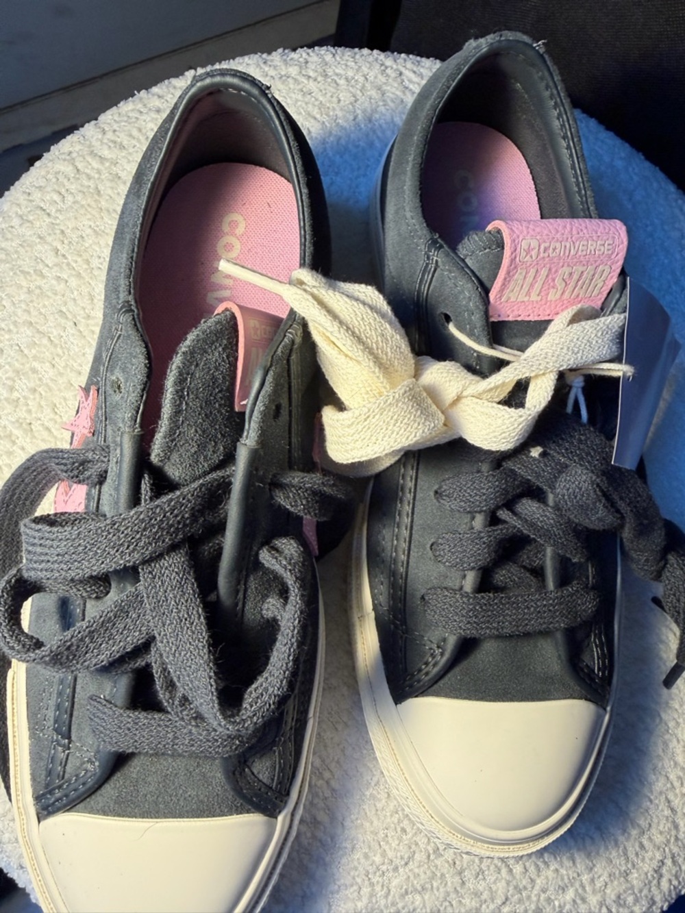 Converse Low-Top Women's Canvas Sneakers with Cream Sole - Picture 4 of 5